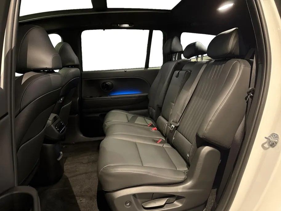 Hyundai IONIQ 9 CALLIGRAPHY BLACK INK | 4WD | 7 PERS. | 110.3 KWH | UIT VOORRAAD LEVERBAAR |