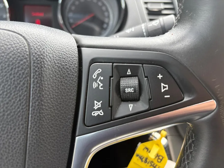 Opel Insignia 1.6 T Edition |Trekhaak| Cruise control|12maanden Bovag garantie| Nieuwe APK|