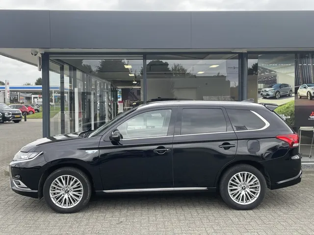 Mitsubishi Outlander 2.4 PHEV Instyle