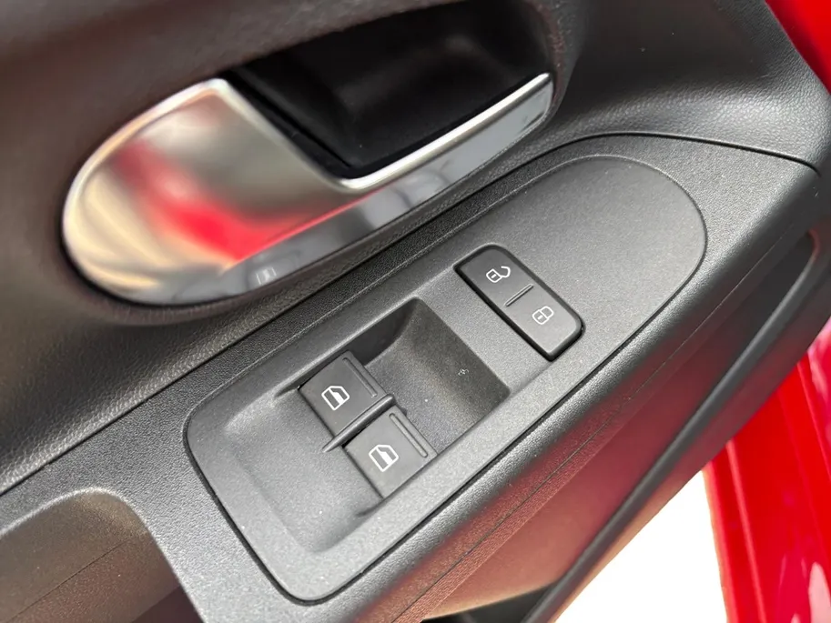 Volkswagen up! 1.0 BMT move up! | 12 maanden BOVAG-Garantie| Airco | Bluetooth | Elektr. Ramen |