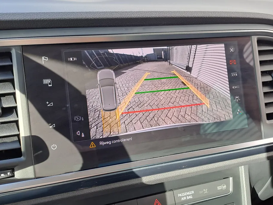 SEAT Ateca 1.5 TSI Style Business Intense | Keyless start | ECC | Navigatie | Camera | Cruise control adaptief | Apple Carplay/Android Auto | 17'' LM