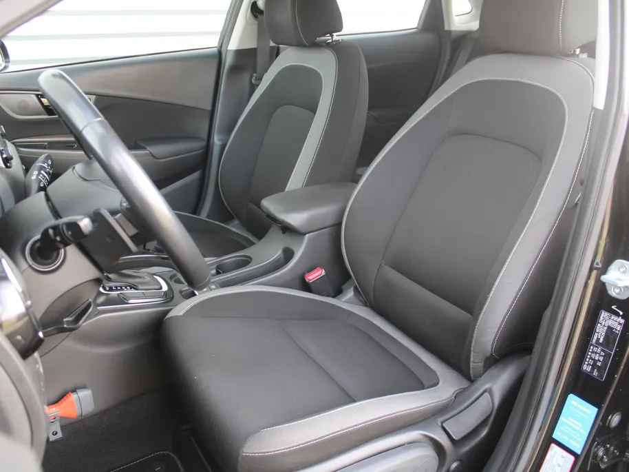 Hyundai Kona 1.6 GDI HEV Comfort | Trekhaak | Camera | 16' LM | Cruise adapt. | Navi | Apple Carplay/Android Auto | Clima | All seasons |