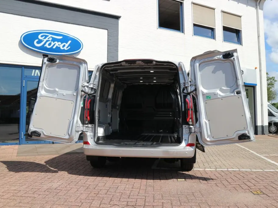 Ford E-Transit Cust. 340 L2H1 Limited 71 kWh * ADAP CRUISE * BLIS * NAVI * 360 CAMERA *