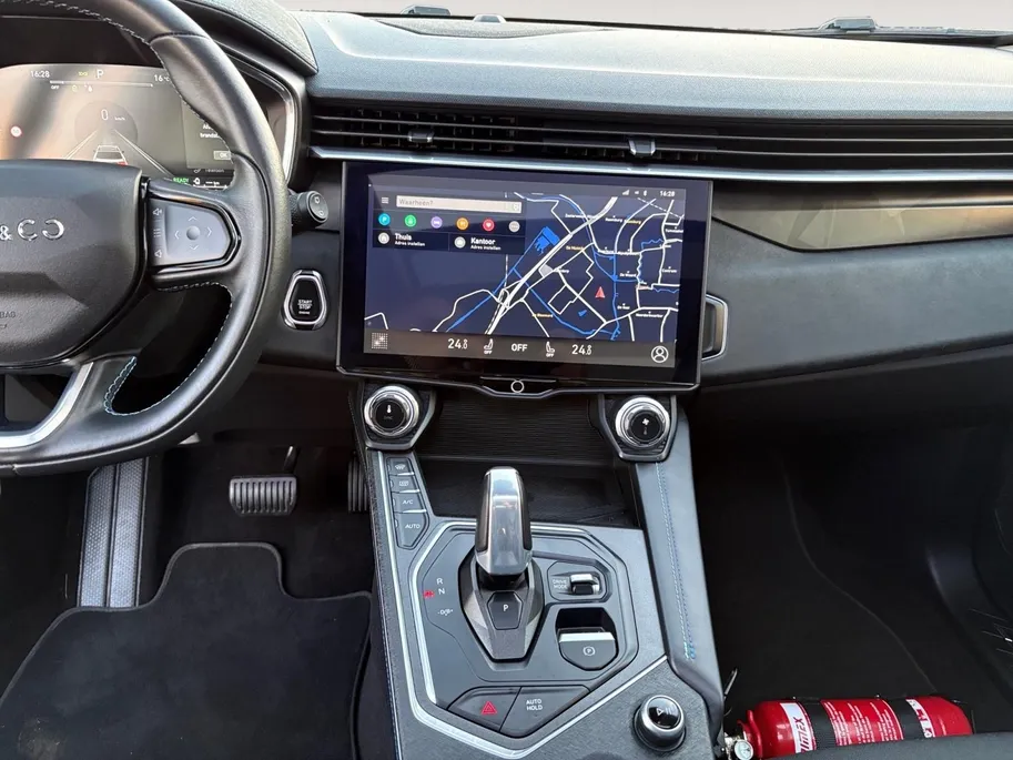 Lynk & Co 01 1.5 | Adaptieve Cruise Control | Stoelverwarming | Schuif/Kantel Dak |  | Elek. Achterklep | Lichtmetalen Velgen |