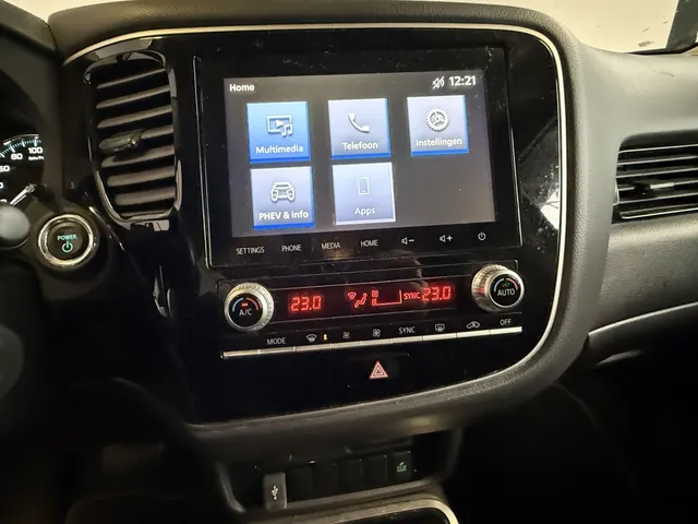 Mitsubishi Outlander 2.4 PHEV Pure + Carplay