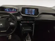 Peugeot 208 1.2 PureTech Allure AUTOMAAT NAVI AIRCO CAMERA APPLE CARPLAY ANDROID AUTO DEALER ONDERHOUDEN 5 DEURS ZEER MOOIE AUTO