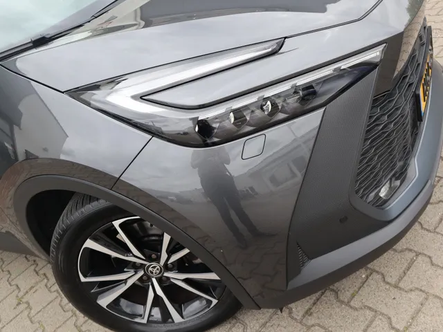 Toyota C-HR 2.0 PHEV 220 First Edition | Trekhaak | Stuur en stoelverwarming VERKOCHT