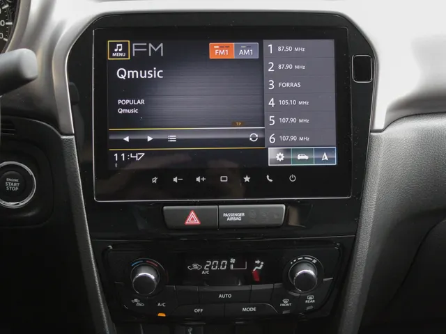 Suzuki Vitara 1.4 Boosterjet Select Smart Hybrid | Navi | Adap. Cruise | Clima | Trekhaak | All Season