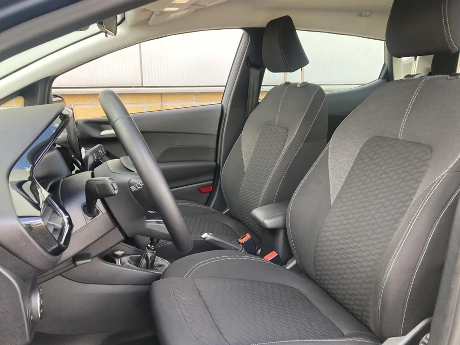 Ford Fiesta 1.0 EcoBoost Hybrid 125 pkTitanium Apple Carplay/Android Auto - Winter Pack - Achteruitrijcamera - Park Assist