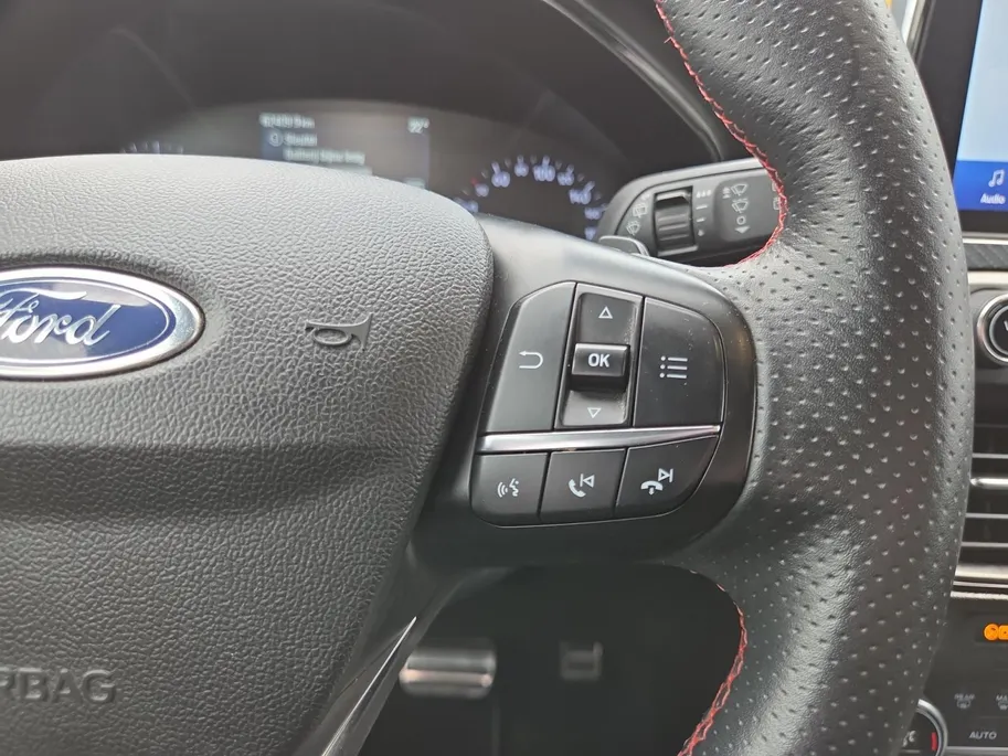 Ford Focus 1.0 EcoBoost ST-Line X Business | Automaat | Carplay | camera | Zeer nette auto | Full LED | Trekhaak | Technology Pack | Winter Pack | 12 Maanden Bovag Garantie |