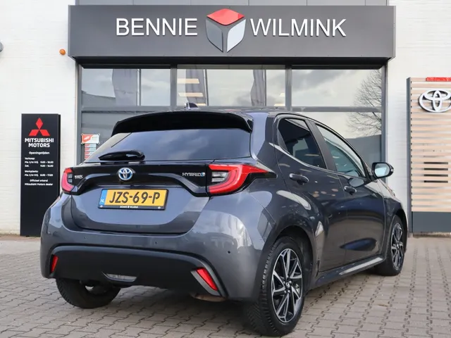 Toyota Yaris 1.5 Hybrid Dynamic Limited | Stoelverwarming | Parkeersensoren