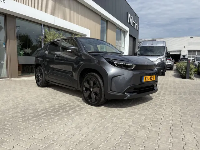 Toyota Urban Cruiser Executive 61 kWh