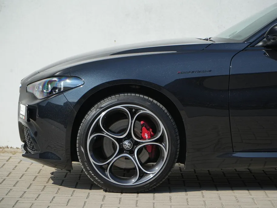 Alfa Romeo Giulia 2.0 Turbo 280 PK Competizione Q4 AWD | Harman | Veloce | 19'