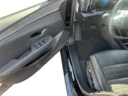 Renault Megane E-Tech comfort range iconic 60 kWh | Stuur & Stoelverwarming | Elektrische Stoelverstelling | Sfeerverlichting | Apple Carplay & Android Auto | Harman & Kardon Audio | Camera | Navigatie | Parkeersensoren | Rijdende Demo
