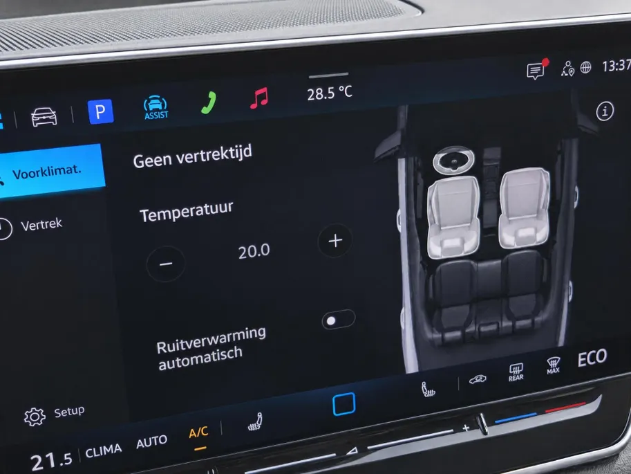 Volkswagen Tiguan 1.5eHybrid 204PK Life Edition · Trekhaak · Navigatie · Camera + parkeersensoren · Garantie t/m 10-02-2031 of 100000km.
