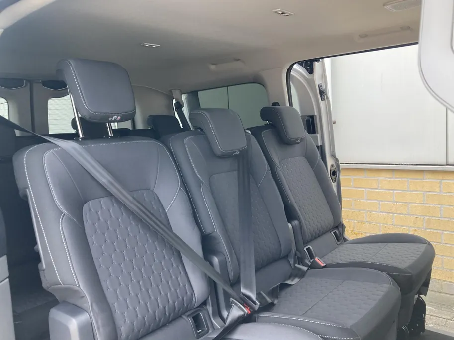 Ford Transit Custom 340 2.5 PHEV L1H1 Limited Kombi 8-pers VOORRAAD Prijs EX BTW Inclusief BPM
