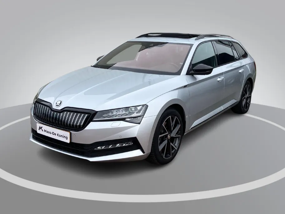 Škoda Superb Combi 1.4TSI 160kW/218PK iV Sportline DSG · Panoramadak · Trekhaak · 360°Camera + Parkeersensoren · Apple/Android Car Play ·