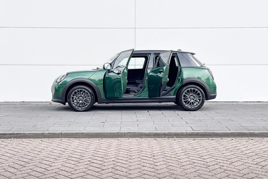 MINI Cooper 5-deurs 1.5 Cooper C Classic S