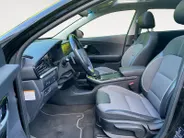 Kia e-Niro DynamicPlusLine 64 kWh Climate control | Stoel,- en stuurverwarming | Parkeercamera | Cruise control | Elek. schuif/kanteldak | 16 inch LM velgen |