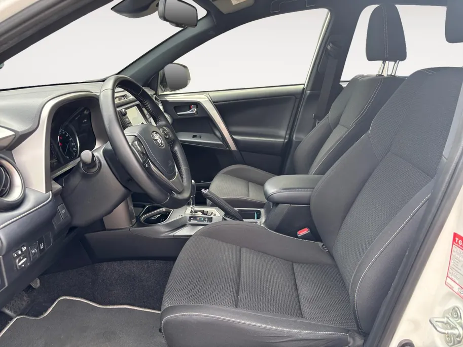 Toyota RAV4 2.5 Hybrid AWD Dynamic | Trekhaak | Camera | All Season | Navi | Garantie |