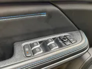 Lynk & Co 01 1.5 Apple Carplay/Android Auto , stoelverwarming , panoramadak , navigatiesysteem full map , camera 360 , elektrisch verstelb. bestuurdersstoel met geheugen , elektrisch bedienbare achterklep ,                                               lichtmetalen ve