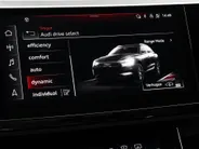 Audi e-tron 55 quattro 95 kWh 408pk S Edition · SOH 96,8% · Camera · Luchtvering · Afneembare Trekhaak · Head-Up Display · Elek. Achterklep · Stoelverwarming · 20'Velgen · EXTRA INRUILKORTING ·