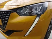 Peugeot 208 1.2 PureTech Allure | Climate | Cruise | Panodak | Parkeersensoren | navigatie | LM Velgen | Stoelverwarming |