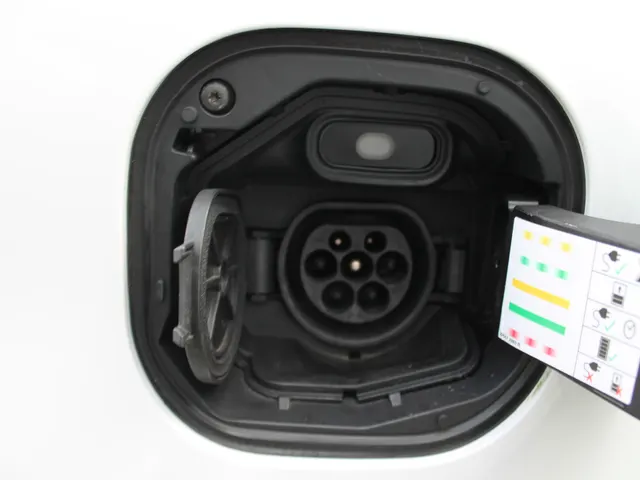 Renault Twingo Z.E. R 80 PK Collection 22 KW | Automaat | ECC | Apple/ Android connectie |