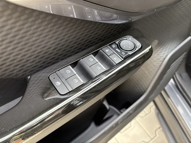 Toyota Urban Cruiser Executive 61 kWh