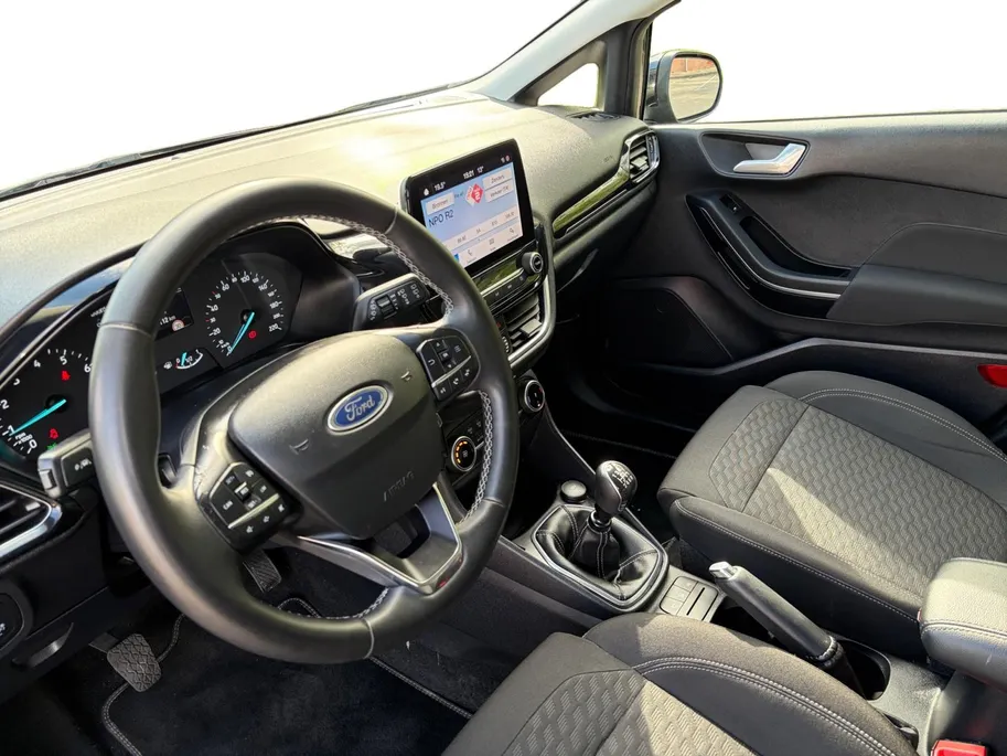 Ford Fiesta 1.0 EcoBoost Hybrid Titanium 125PK | 1e Eigenaar | NL-Auto | Apple Carplay / Android Auto | Parkeersensoren | Cruise Control | Climate Control
