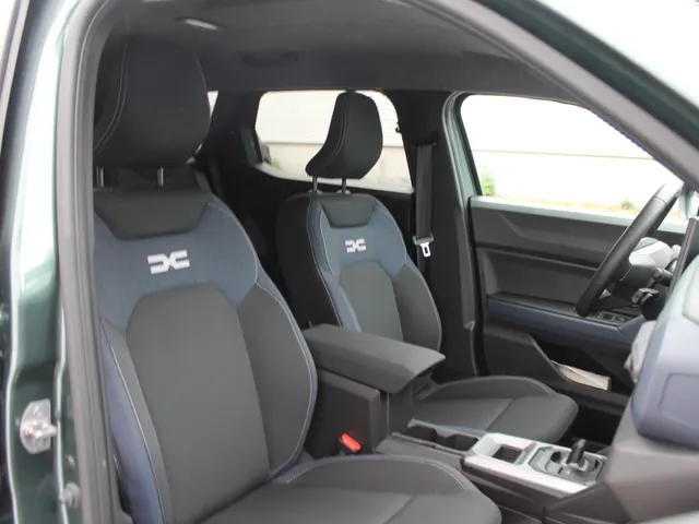 Dacia Duster Hybrid 140 Journey | Winter Pack | Around Viewmonitor | Apple CarPlay & Android Auto | DEMO VRAAG NAAR DE BESCHIKBAARHEID