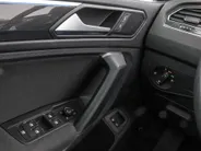 Volkswagen Tiguan 1.4 TSI eHybrid 245pk DSG Life Business · Camera · Inklap. Trekhaak · Dodehoeksensor · ACC · Keyless · Elek. Achterklep · Apple/Android Car Play ·