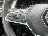 Renault Captur 1.6 E-Tech Hybrid 145 Intens | Automaat | Apple Carplay & Android Auto | Camera | Parkeersensoren | LMV | Cruise & Climate Control | 12 Maanden BOVAG Garantie