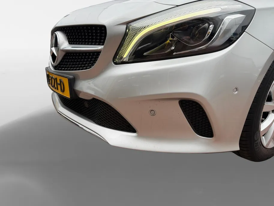 Mercedes-Benz A-Klasse 180 Business Solution | Zeer nette auto | Navigatie | Achteruitrijcamera | Parkeersensoren v + a | Comfort stoelen | Stoelverwarming | Bovag garantie | NAP