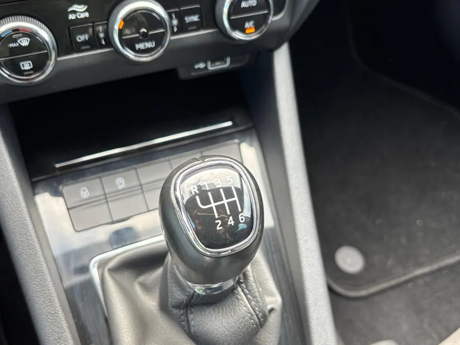 Škoda Octavia Combi 1.0 TSI Greentech Business Edition Plus | Weinig kilometers! | Afneembare Trekhaak | Achteruitrijcamera | Apple Carplay/Android Auto | Climate Control | 12 maanden garantie! |