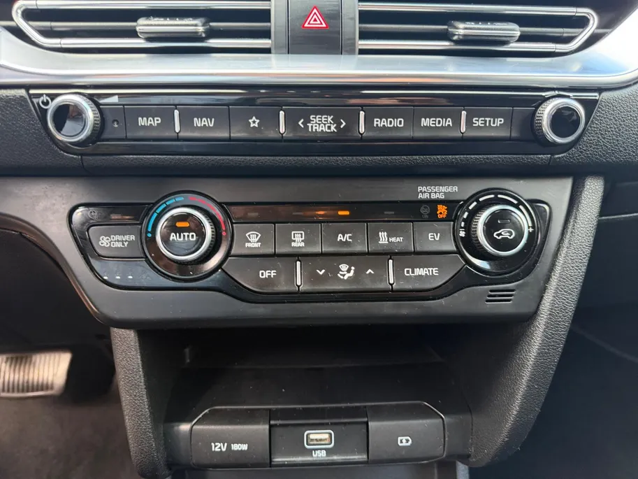Kia e-Niro DynamicLine 64 kWh 1e Eigenaar | Accu = 100% | Navigatie | Apple CarPlay & Android Auto | Camera | Metallic lak | Stoel & stuurverwarming | Bovag garantie | NAP