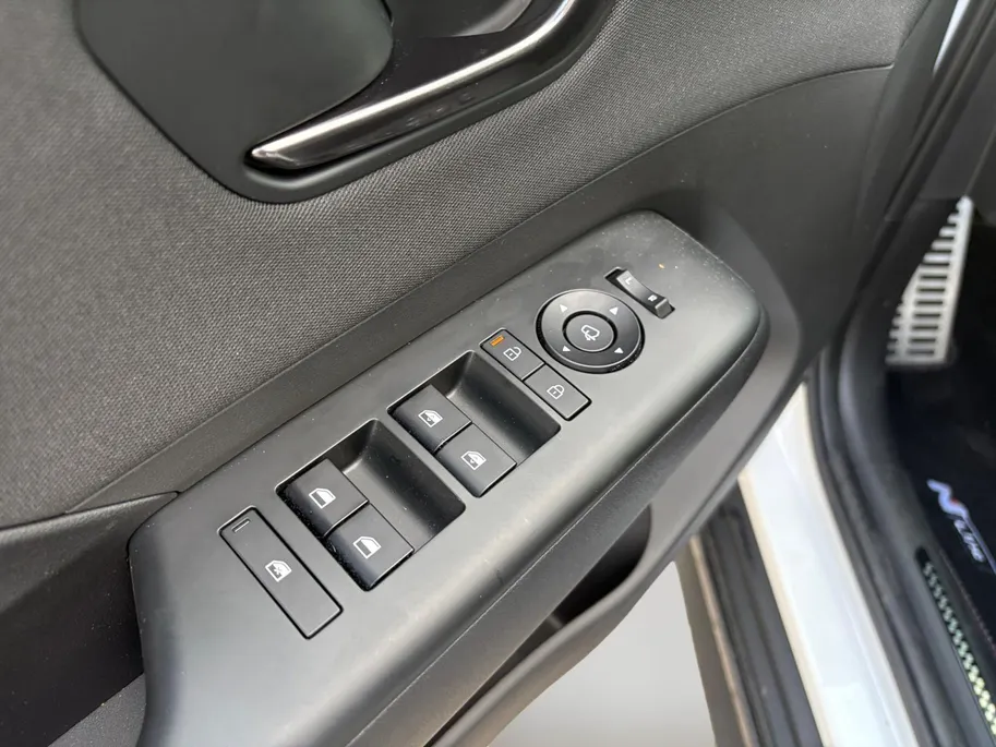 Hyundai Kona Electric N Line Business 64.8 kWh | Navi | Stoel- stuurverwarming | Camera