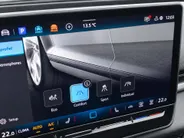 Volkswagen T-Roc 1.5eTsi/150PK R-Line · Trekhaak · Camera · Navigatie · Apple/Android Car Play · Keyless · Stoelverwarming · Garantie t/m 23-03-2028