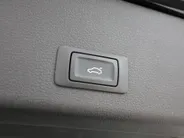 Audi e-tron e-tron 50 Quattro 313pk Launch Edition 71 kWh · SOH 94,9% · Camera · Luchtvering · Afneembare Trekhaak · Stoelverwarming · Elek. Achterklep ·