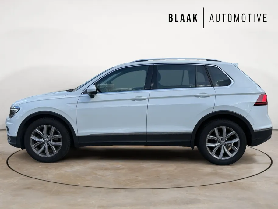 Volkswagen Tiguan 1.5 TSI ACT Highline Business R Panoramadak | Camera