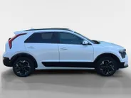 Kia Niro EV Edition Advanced 64.8 kWh | Camera | Keyless | Navi | Stoel + Stuurverwarming | Blindspot | Apple Carplay | Android Auto | Fabrieksgarantie t/m 03-2031 + 3 jaar verlengd tot 03-2034 |