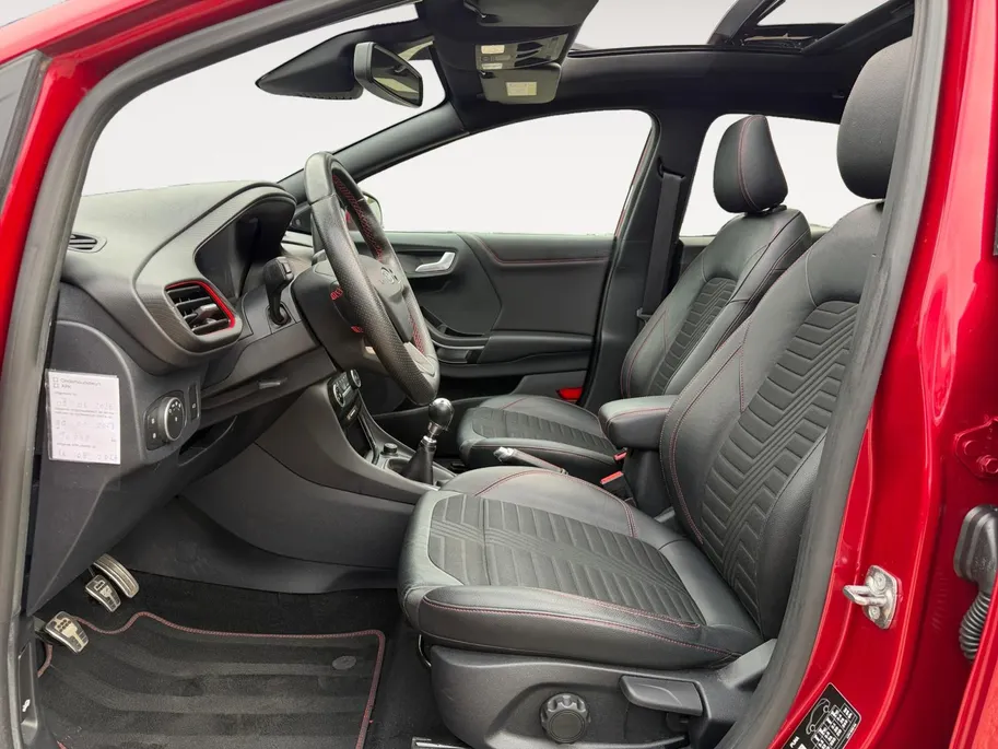 Ford Puma 1.0 EcoBoost Hybrid ST-Line X First Edition | Dealer onderhouden | Panorama dak | Adapt. Cruise control | BLIS | B&O | Elektr. achterklep | Draadloos opladen mobiel | 19' lichtmetalen velgen | Bovag garantie |