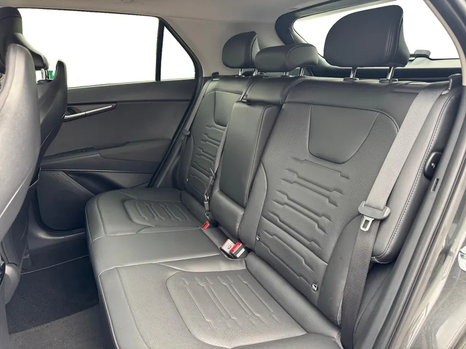 Kia Niro 1.6 GDi Hybrid DynamicPlusLine | Head up display | Elektrische achterklep | Stoel-en stuurverwarming | Lederen bekleding | Schuif/kantel dak | Parkeersensoren v +a