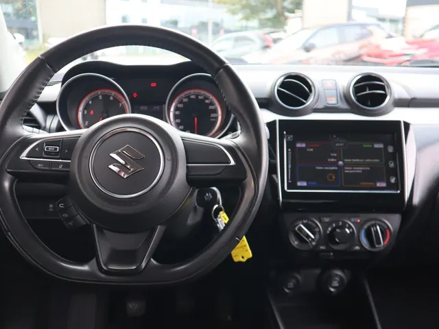 Suzuki Swift 1.2 Select Carplay | Camera