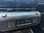 Hyundai Kona 1.6 GDI HEV Premium Sky | 1e Eigenaar | Panoramadak | Stoelkoeling/Verwarming | Elektr. Achterklep | Dodehoek detectie | 360 Camera | Fabrieksgarantie! |