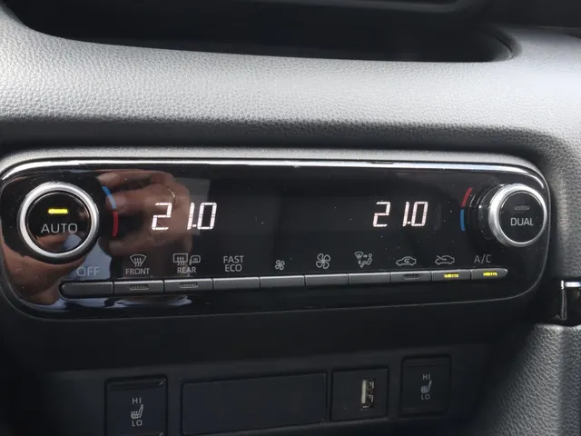 Toyota Yaris 1.5 Hybrid Launch Edition Bi-tone | JBL | Blindspot