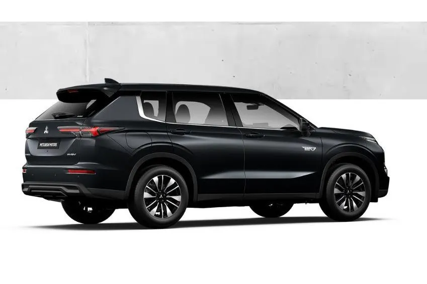 Mitsubishi Outlander 2.4 PHEV Intense € 5.000 euro korting eigen voorraad| 8 jaar garantie| Snel leverbaar | Totaalprijs op is op.