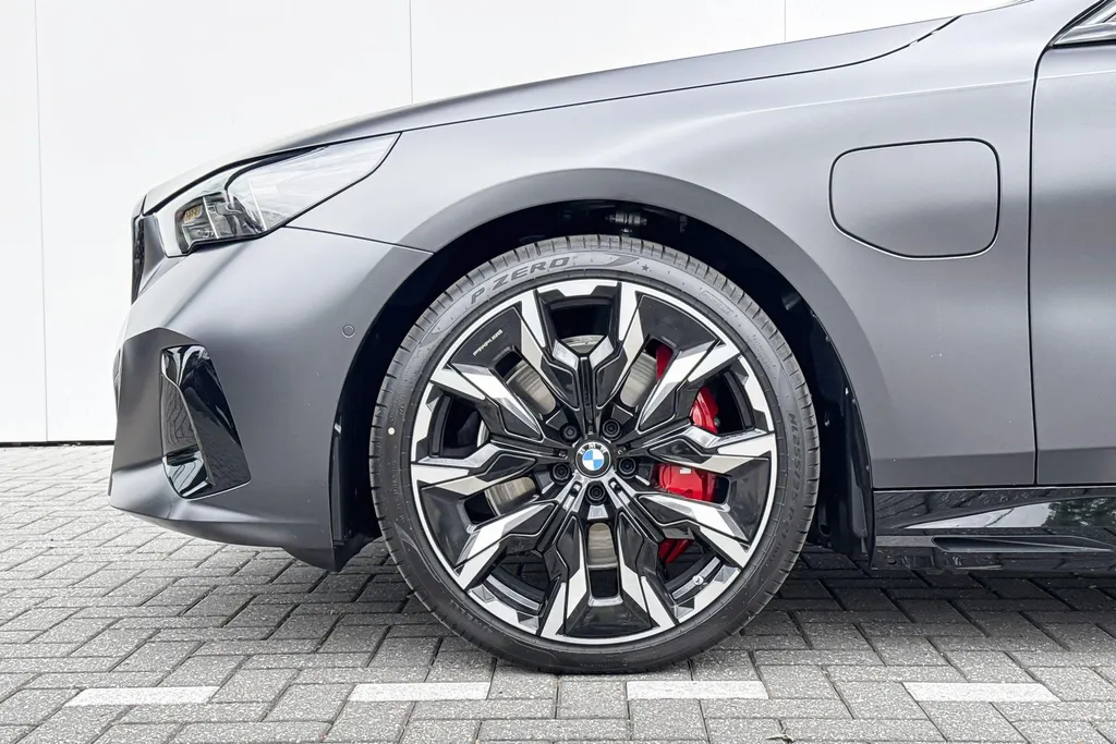 BMW 5 Serie Touring 550e xDrive