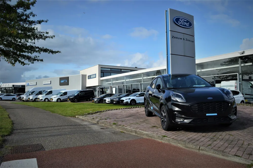 Ford Explorer 3.0 V6 EcoBoost PHEV ST-Line 7p. | Dealer Onderhouden | Panoramadak | 360 Graden Camera | All Season Banden | Elektrische Achterklep | Adapt. Cruise Control | BLISS | Winterpakket | Navigatie |