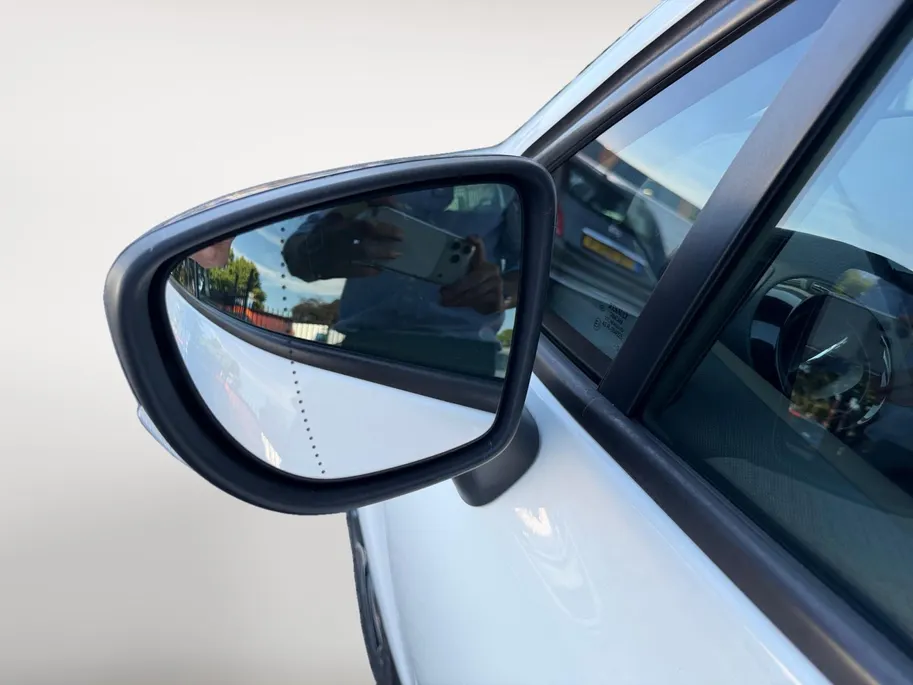 Renault Clio 0.9 TCe Expression | Navigatie | Camera | Airco | Cruise Control | 12 MAANDEN GARANTIE |
